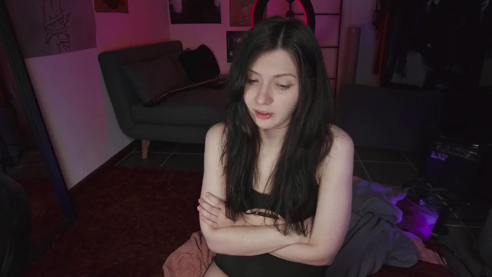 Gallery image thumbnail from RoomToAvoid's myfreecams stream on, 08/18/2024, 05:56 image 8 of 20