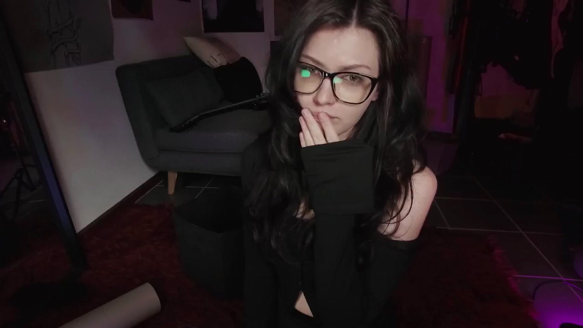 Gallery image thumbnail from RoomToAvoid's myfreecams stream on, 08/20/2024, 04:28 image 3 of 20