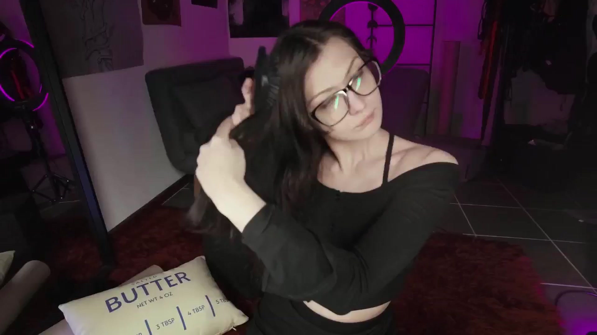 Gallery image thumbnail from RoomToAvoid's myfreecams stream on, 08/20/2024, 04:28 image 17 of 20