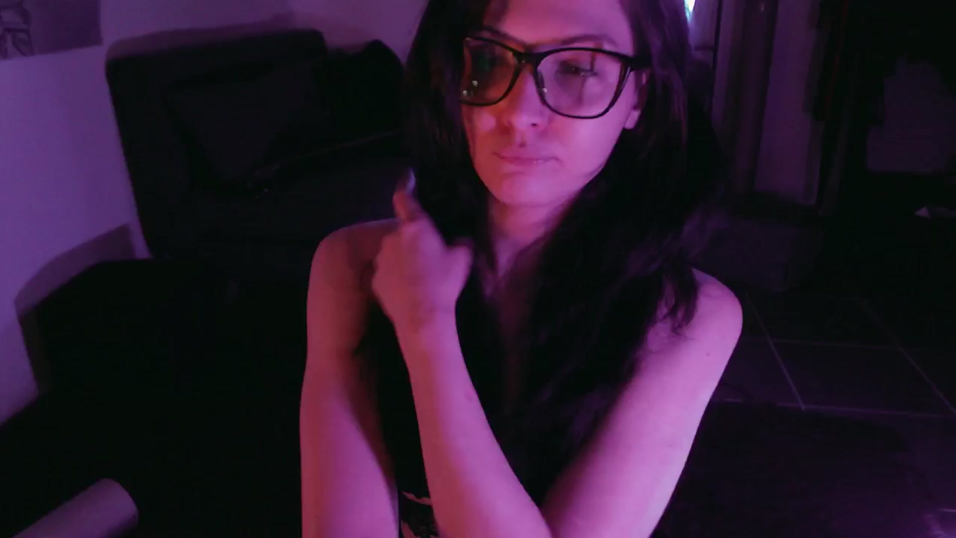 Gallery image thumbnail from RoomToAvoid's myfreecams stream on, 08/20/2024, 06:28 image 13 of 20