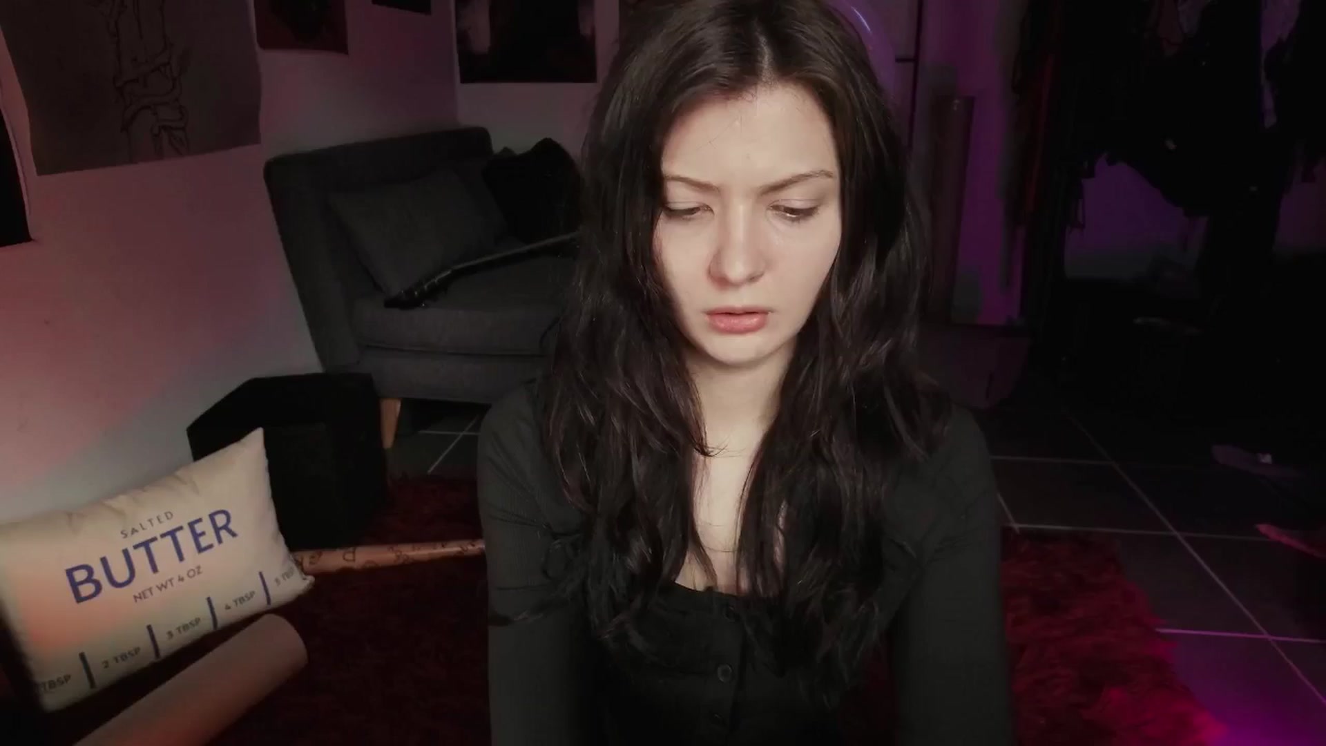 Gallery image thumbnail from RoomToAvoid's myfreecams stream on, 08/21/2024, 01:59 image 19 of 20