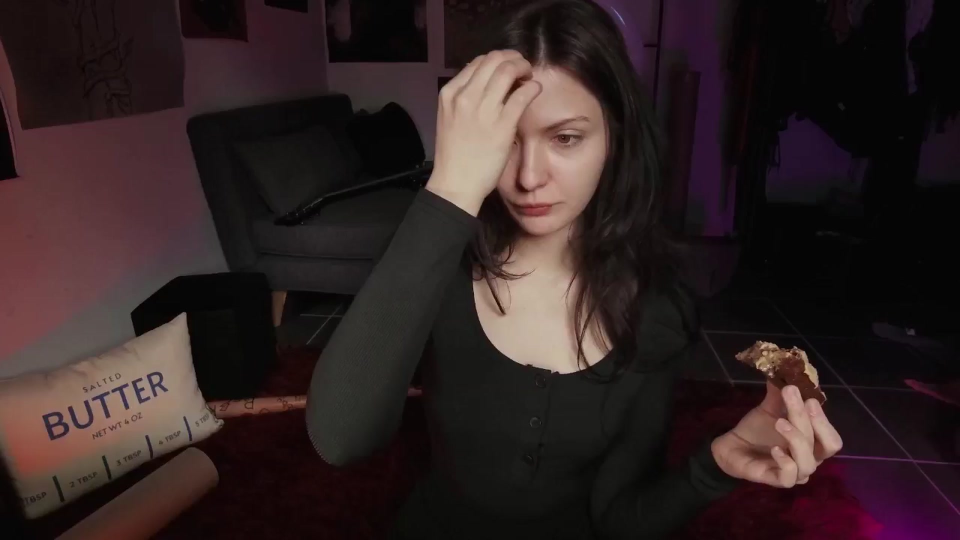 Gallery image thumbnail from RoomToAvoid's myfreecams stream on, 08/21/2024, 01:59 image 15 of 20