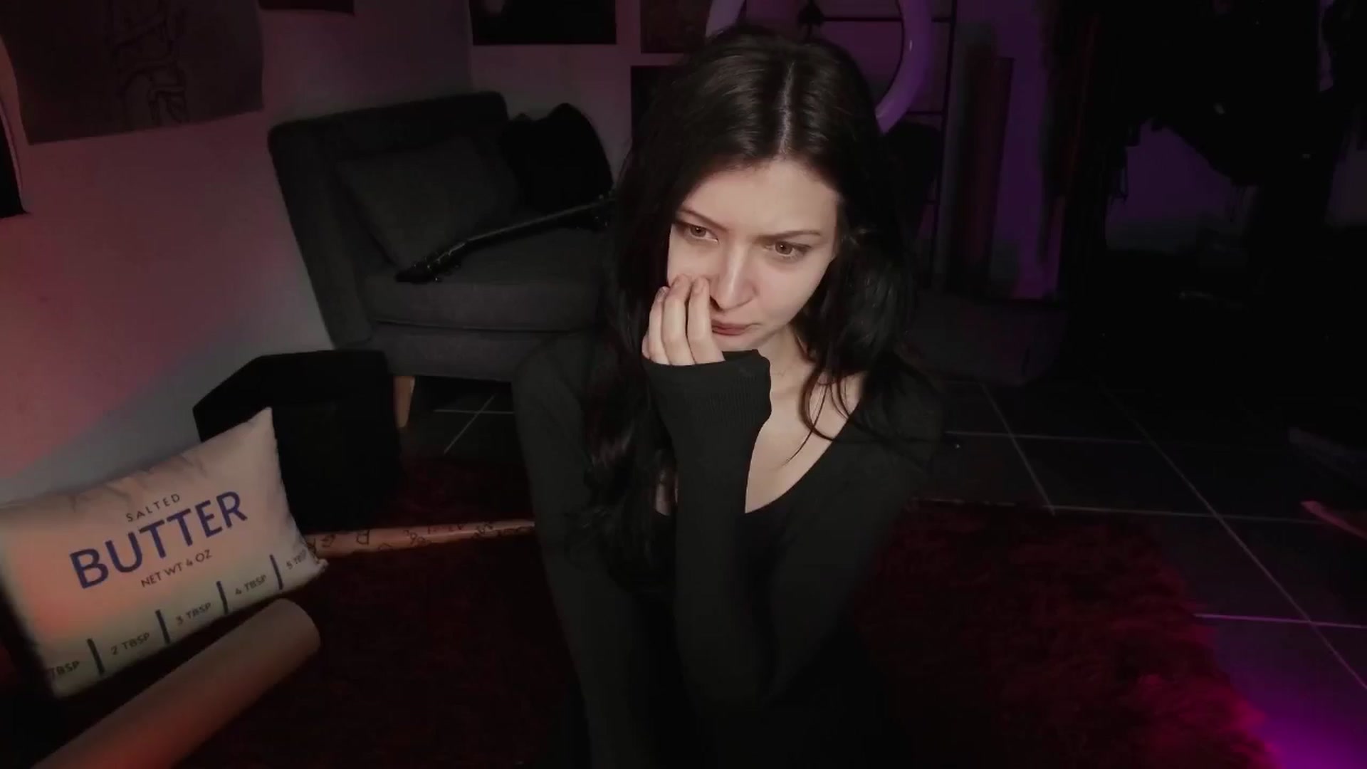 Gallery image thumbnail from RoomToAvoid's myfreecams stream on, 08/21/2024, 01:59 image 6 of 20