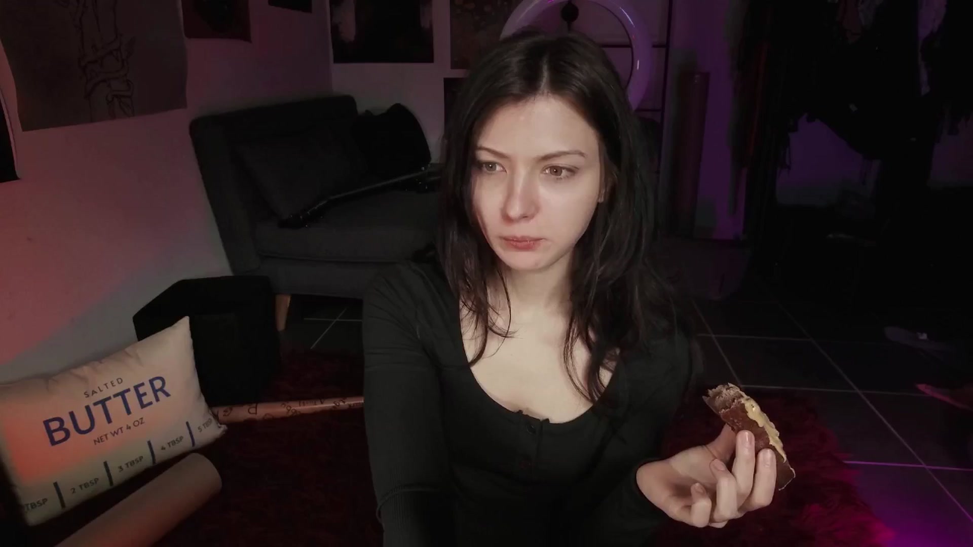 Gallery image thumbnail from RoomToAvoid's myfreecams stream on, 08/21/2024, 01:59 image 14 of 20