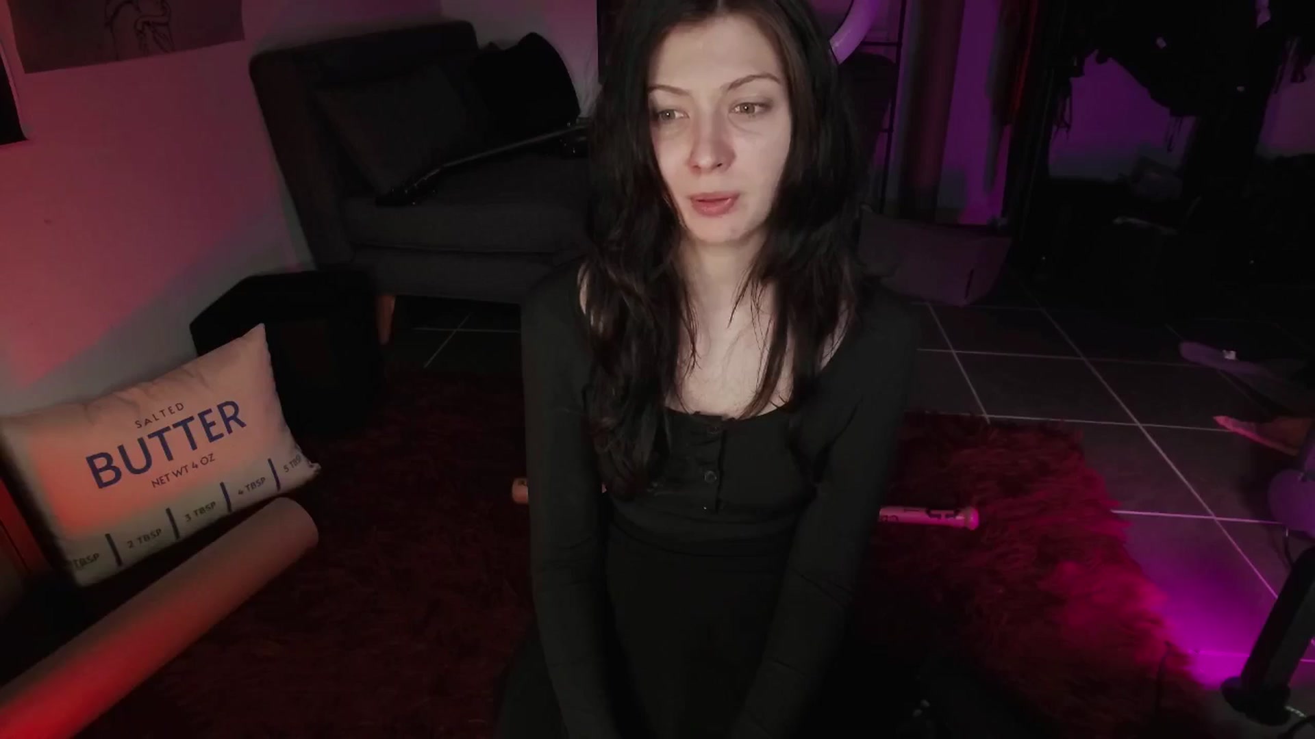Gallery image thumbnail from RoomToAvoid's myfreecams stream on, 08/21/2024, 02:33 image 12 of 20