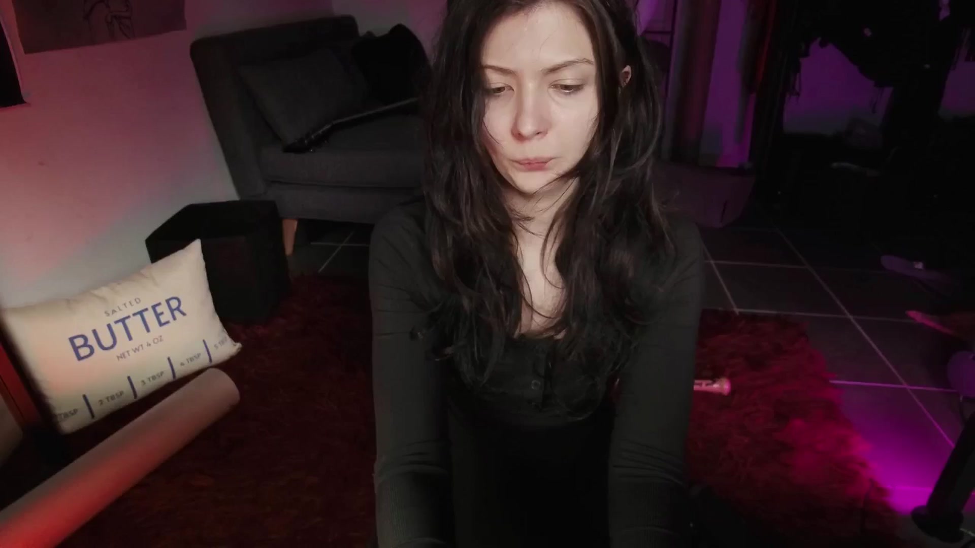 Gallery image thumbnail from RoomToAvoid's myfreecams stream on, 08/21/2024, 02:33 image 1 of 20