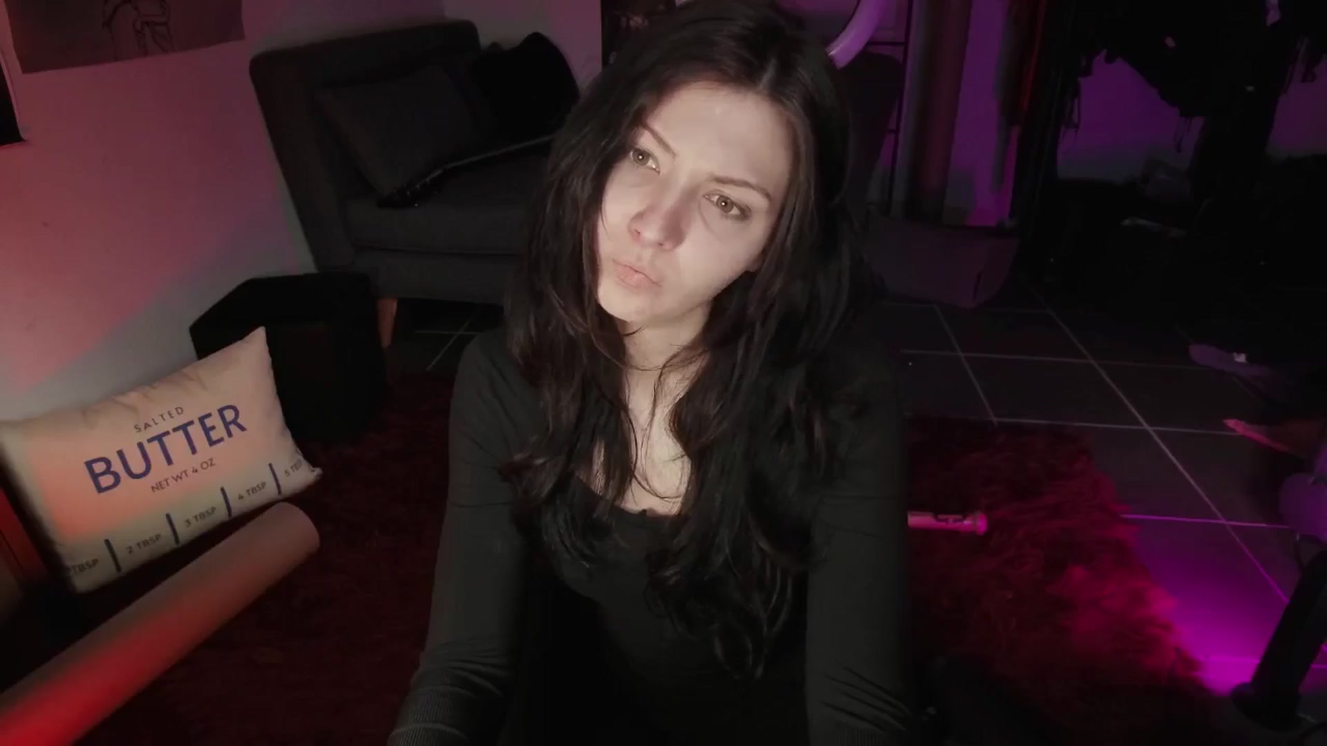 Gallery image thumbnail from RoomToAvoid's myfreecams stream on, 08/21/2024, 02:33 image 7 of 20