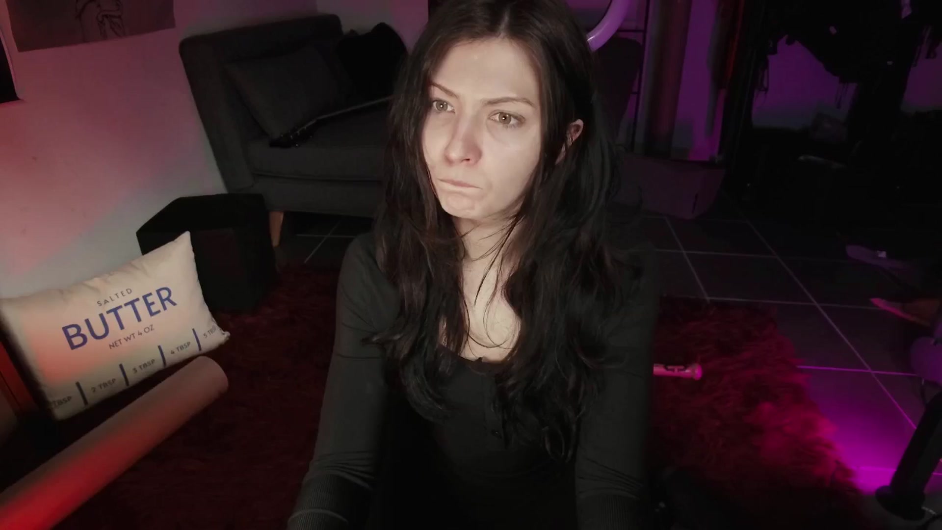 Gallery image thumbnail from RoomToAvoid's myfreecams stream on, 08/21/2024, 02:33 image 8 of 20