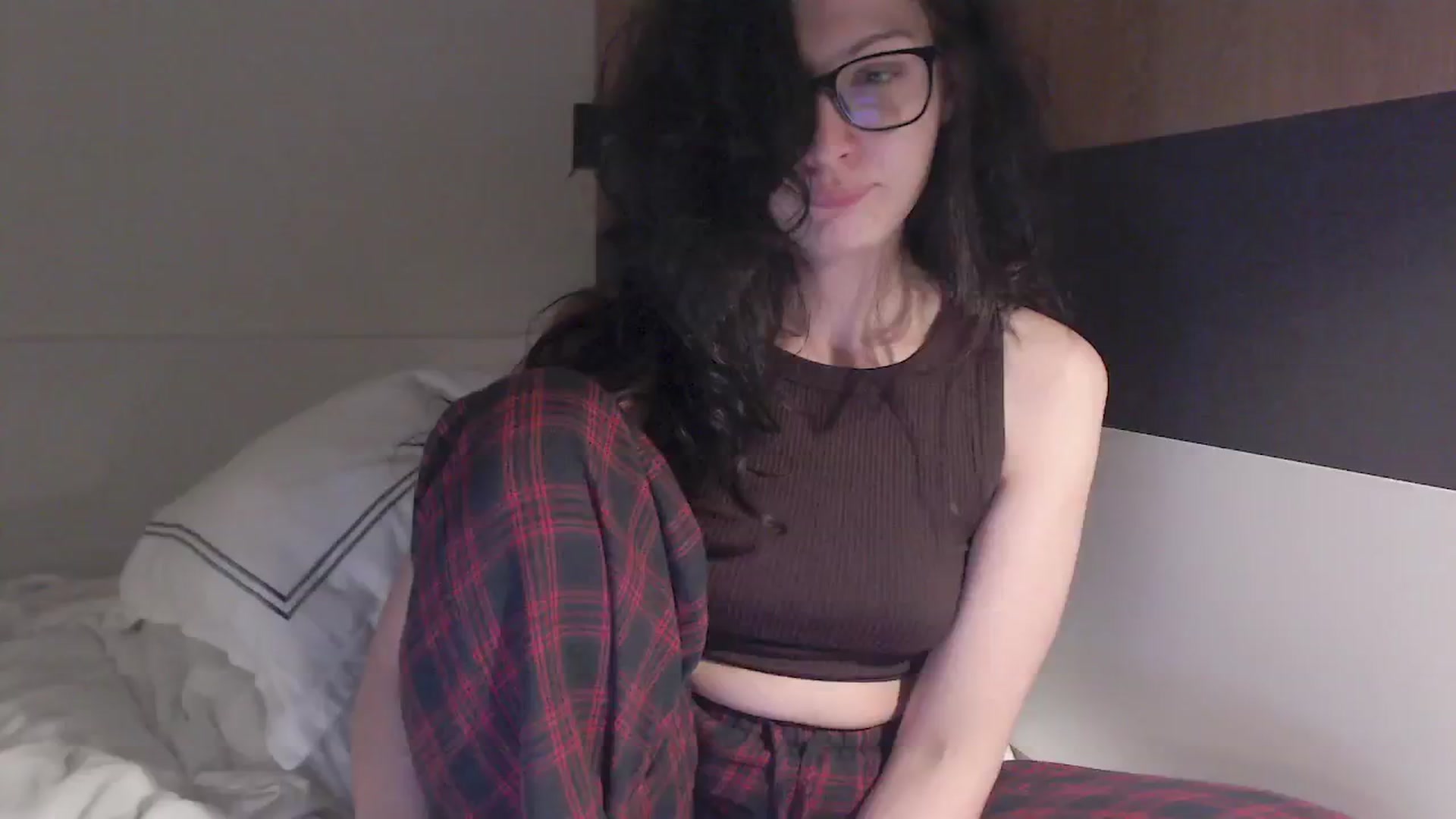 Gallery image thumbnail from RoomToAvoid's myfreecams stream on, 08/29/2024, 18:35 image 1 of 20