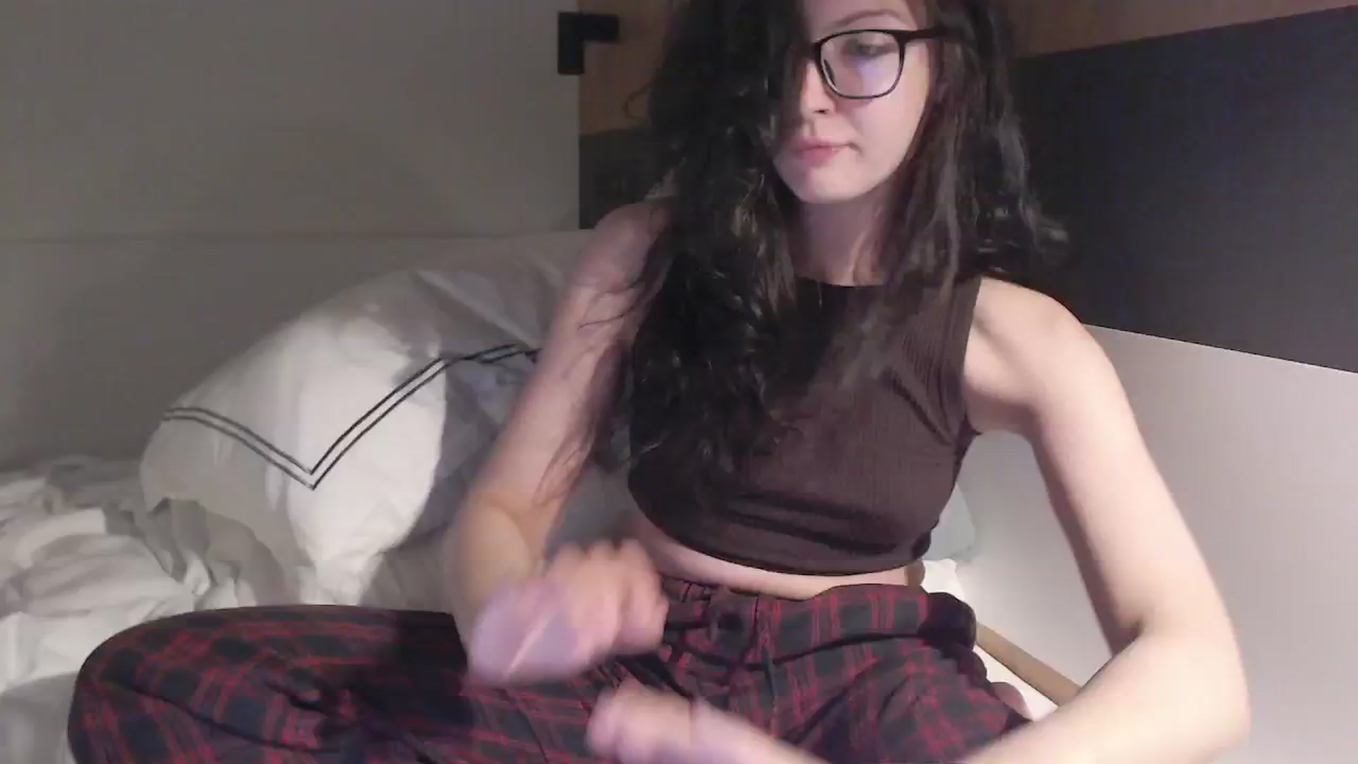 Gallery image thumbnail from RoomToAvoid's myfreecams stream on, 08/29/2024, 18:35 image 3 of 20