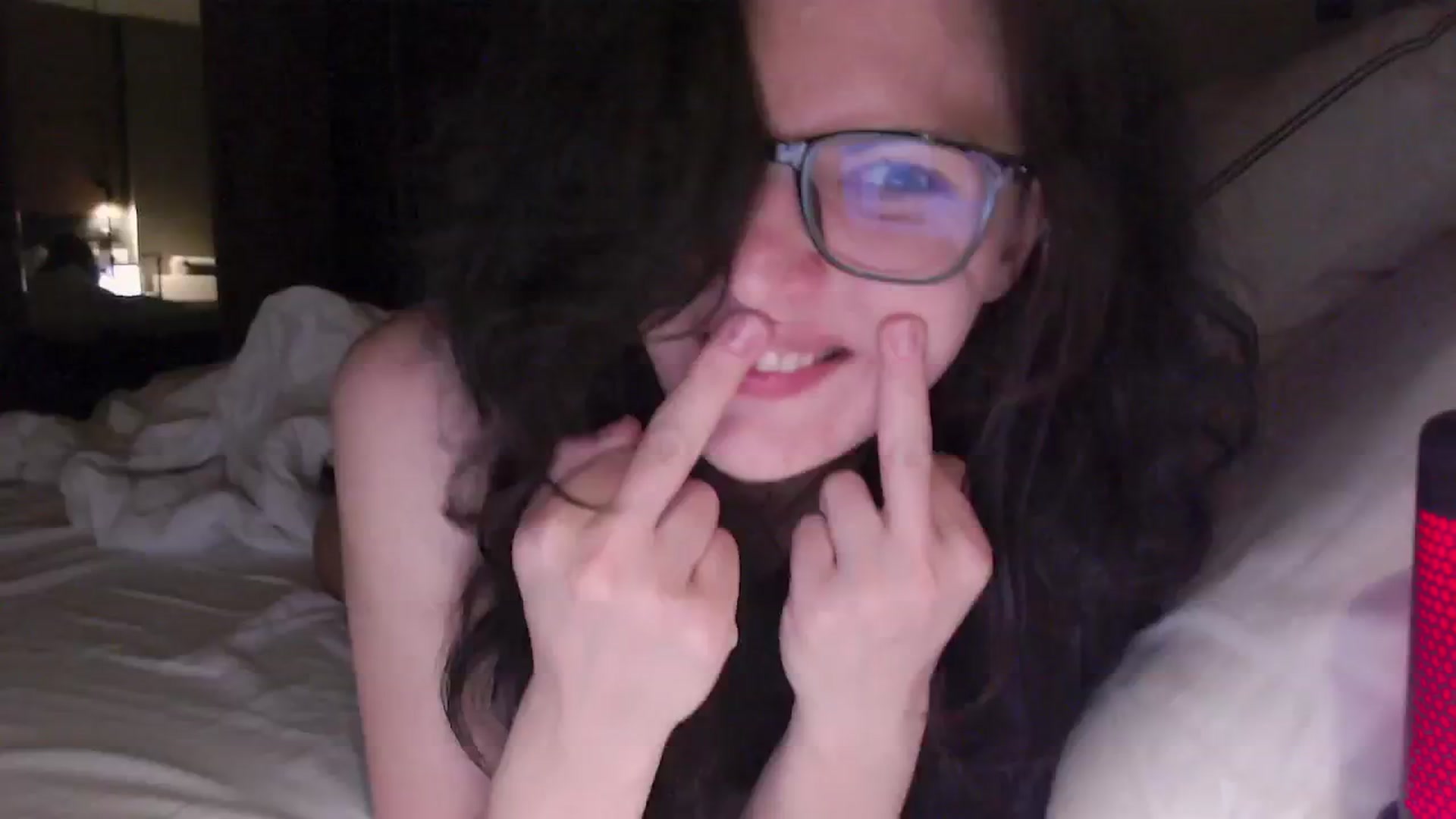 Gallery image thumbnail from RoomToAvoid's myfreecams stream on, 08/29/2024, 19:24 image 11 of 20