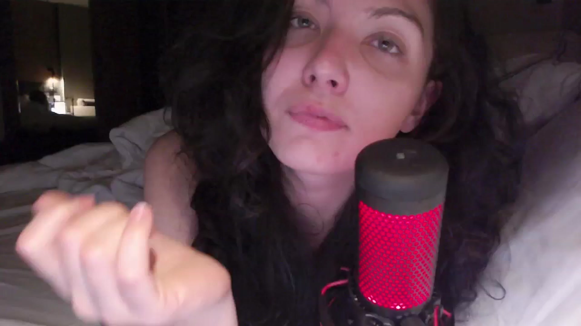 Gallery image thumbnail from RoomToAvoid's myfreecams stream on, 08/29/2024, 19:24 image 16 of 20