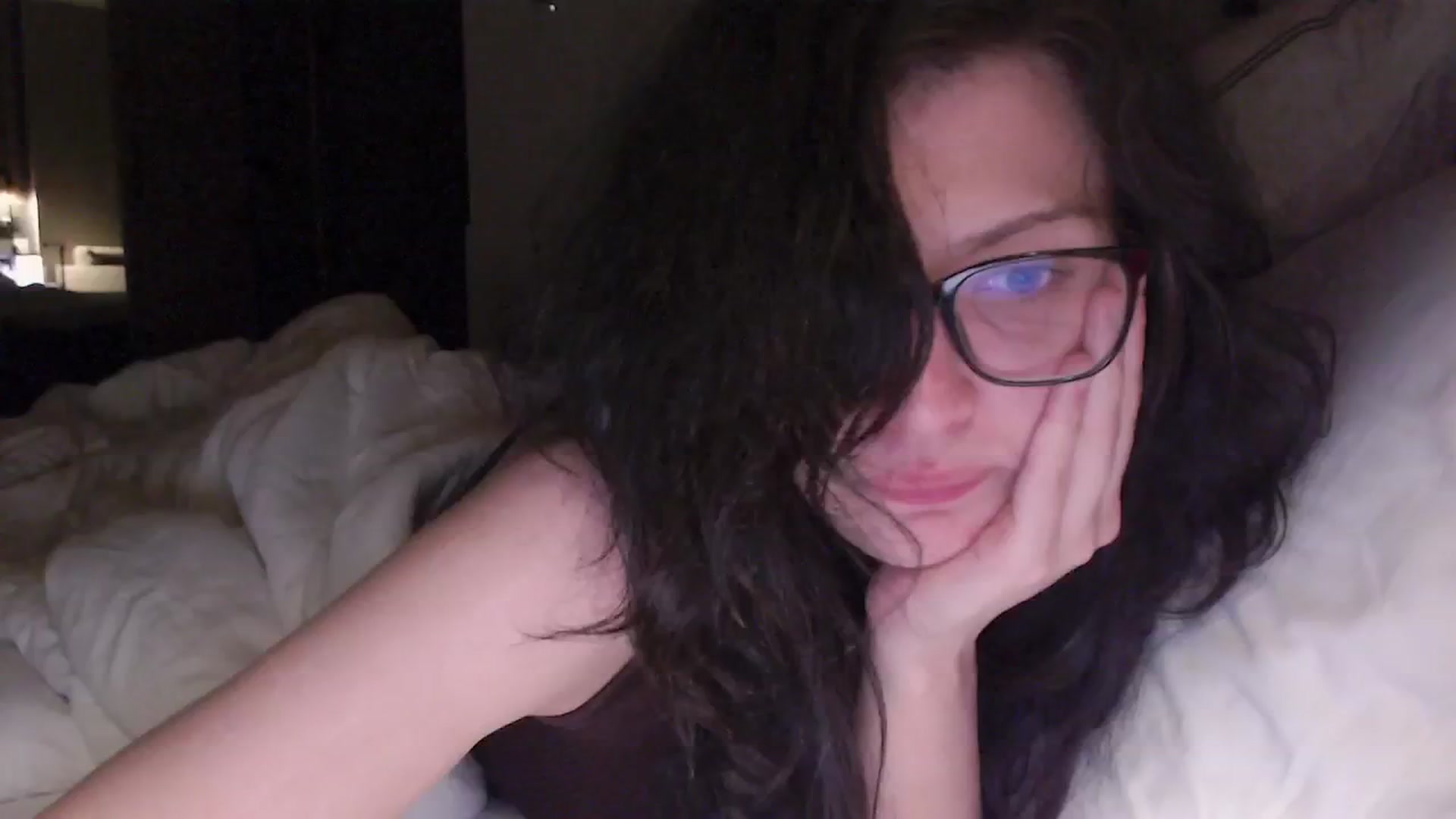 Gallery image thumbnail from RoomToAvoid's myfreecams stream on, 08/29/2024, 19:24 image 6 of 20