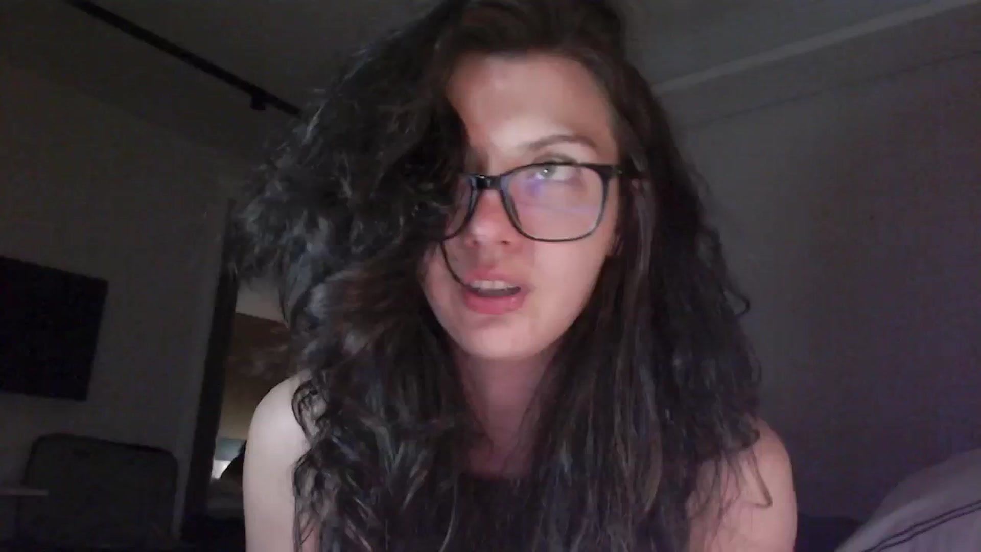 Gallery image thumbnail from RoomToAvoid's myfreecams stream on, 08/29/2024, 19:55 image 6 of 20