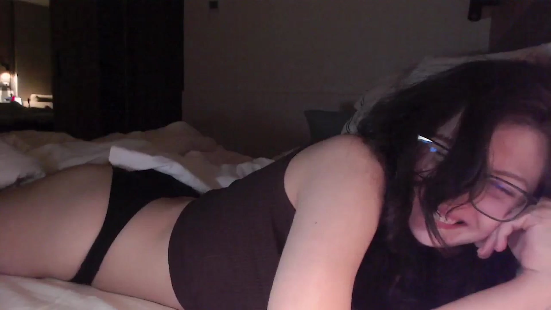 Gallery image thumbnail from RoomToAvoid's myfreecams stream on, 08/29/2024, 21:04 image 2 of 20