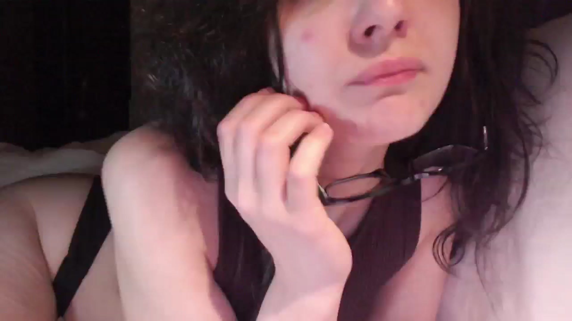 Gallery image thumbnail from RoomToAvoid's myfreecams stream on, 08/29/2024, 21:04 image 1 of 20