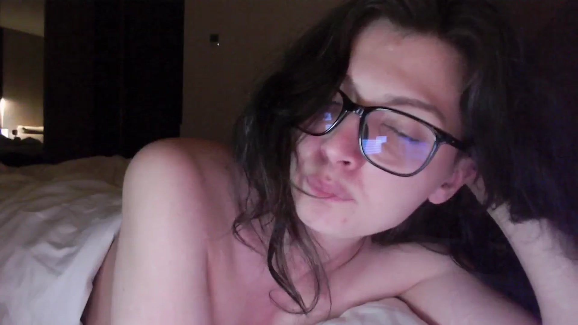 Gallery image thumbnail from RoomToAvoid's myfreecams stream on, 08/29/2024, 21:04 image 19 of 20