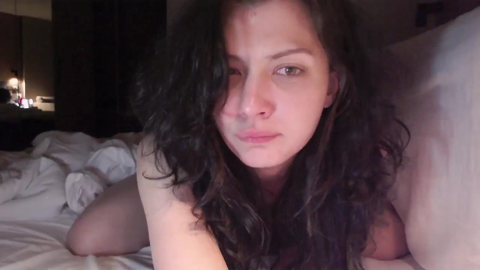 Gallery image thumbnail from RoomToAvoid's myfreecams stream on, 08/29/2024, 21:04 image 8 of 20