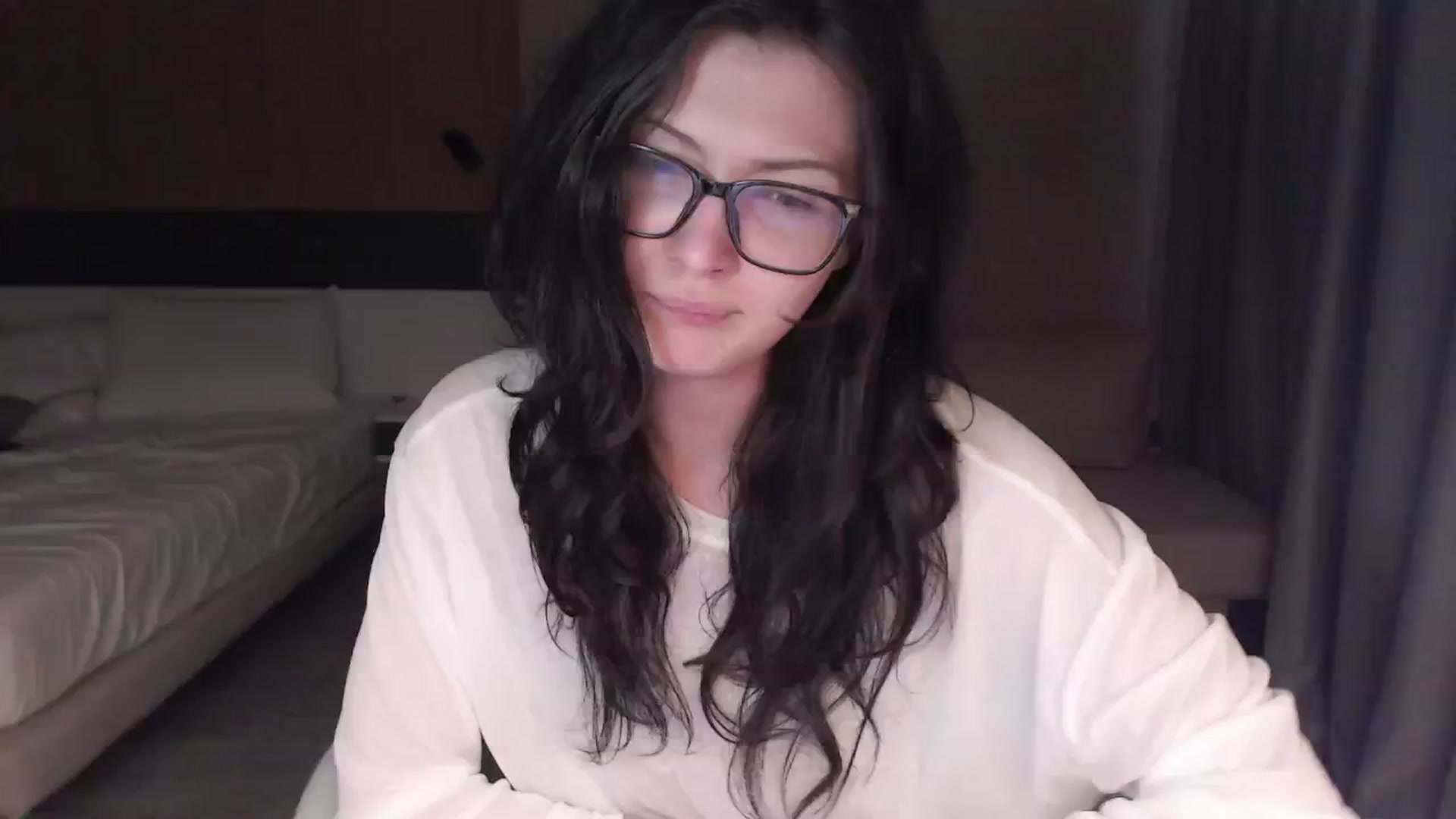 Gallery image thumbnail from RoomToAvoid's myfreecams stream on, 08/31/2024, 16:31 image 5 of 20