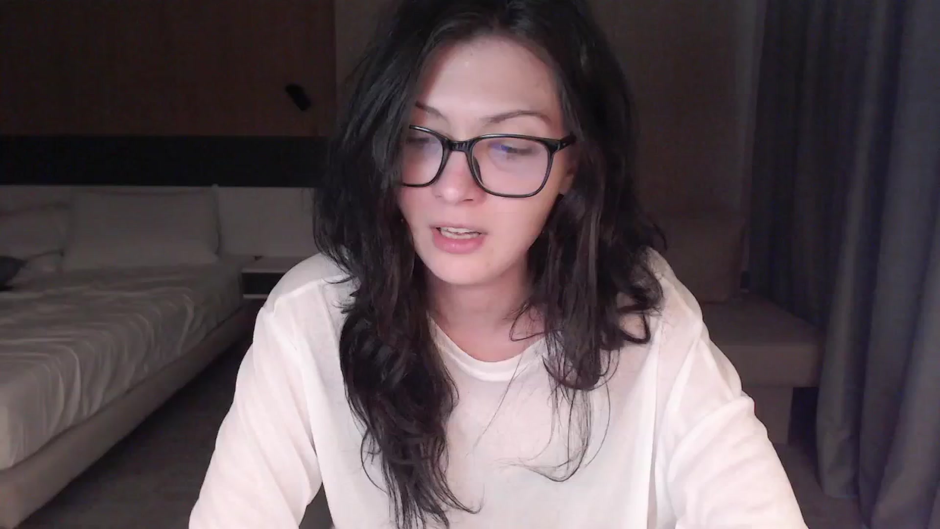 Gallery image thumbnail from RoomToAvoid's myfreecams stream on, 08/31/2024, 16:31 image 2 of 20