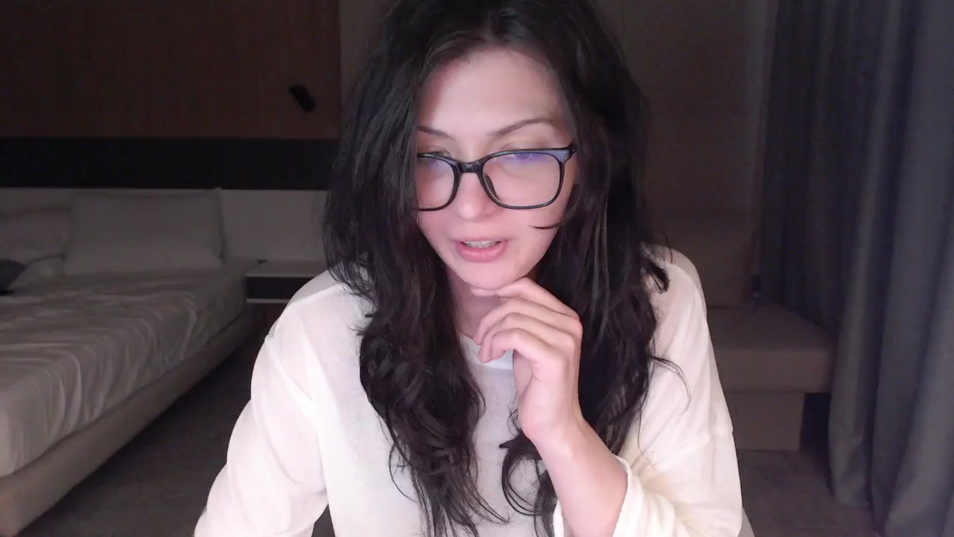 Gallery image thumbnail from RoomToAvoid's myfreecams stream on, 08/31/2024, 16:31 image 4 of 20