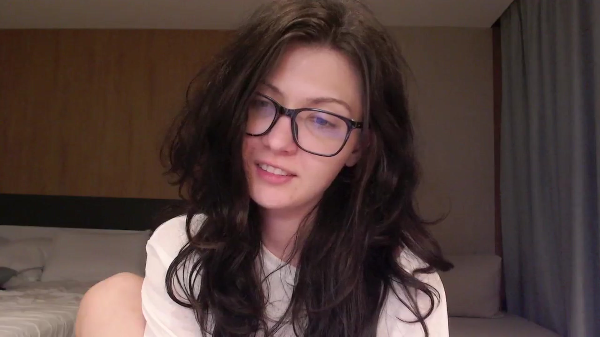 Gallery image thumbnail from RoomToAvoid's myfreecams stream on, 08/31/2024, 17:21 image 17 of 20