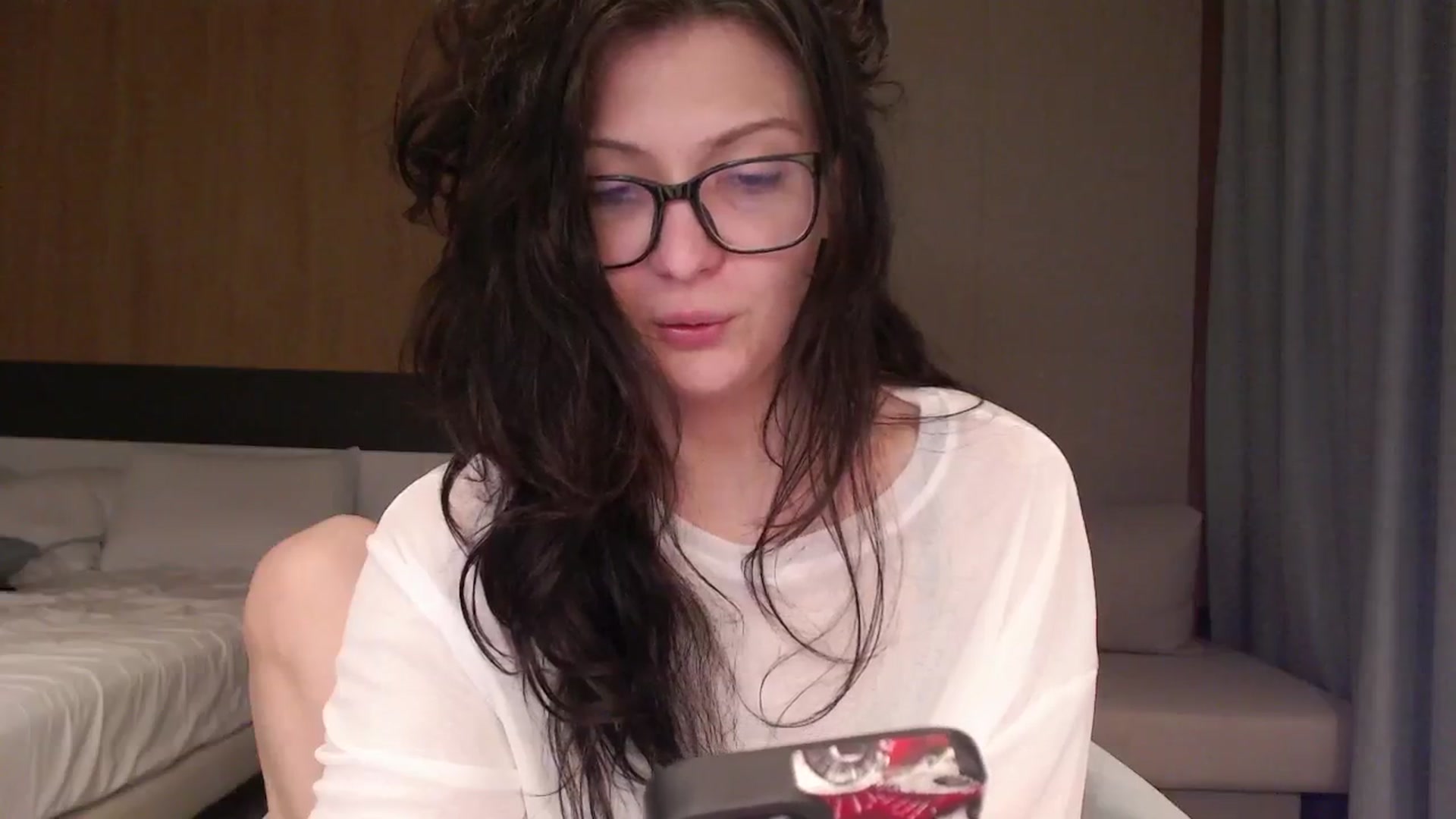 Gallery image thumbnail from RoomToAvoid's myfreecams stream on, 08/31/2024, 17:21 image 19 of 20