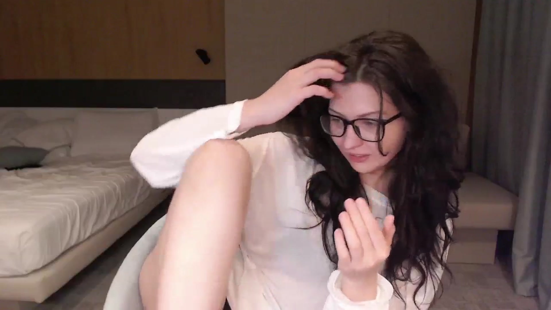 Gallery image thumbnail from RoomToAvoid's myfreecams stream on, 08/31/2024, 17:21 image 12 of 20