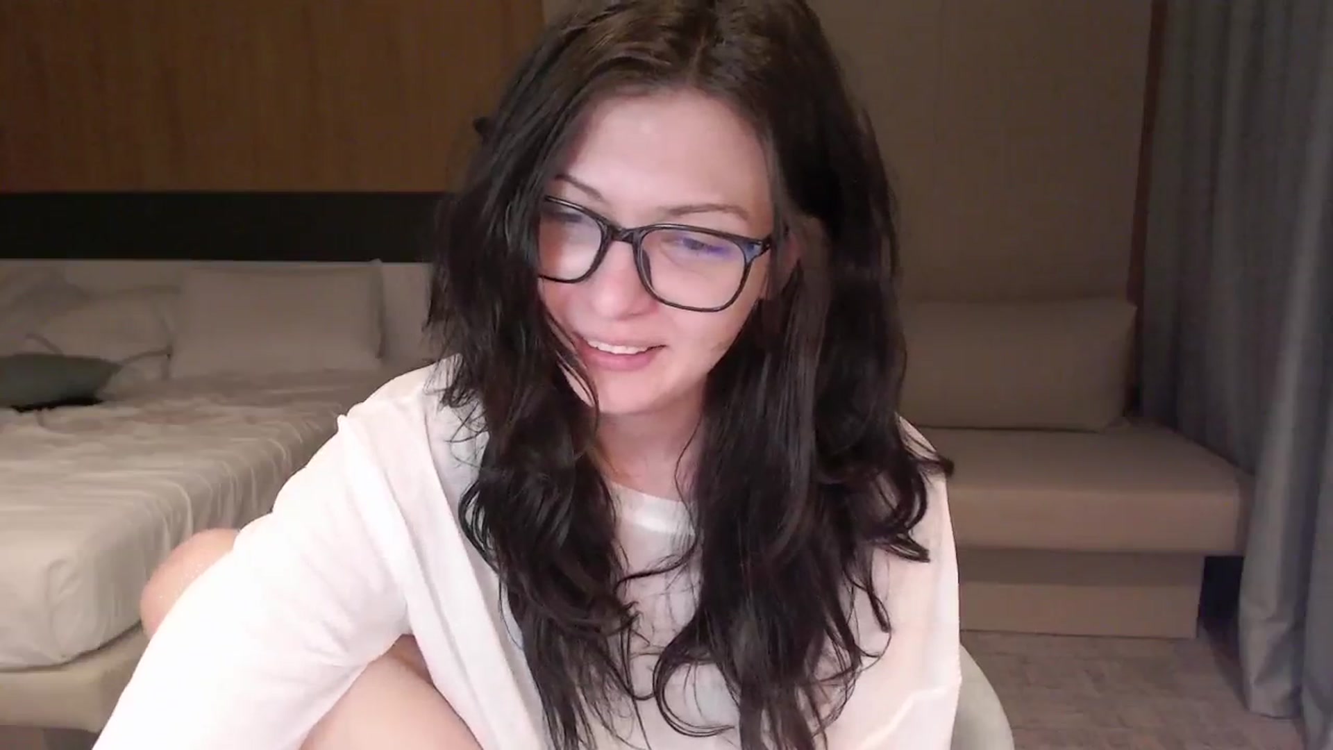 Gallery image thumbnail from RoomToAvoid's myfreecams stream on, 08/31/2024, 17:21 image 5 of 20