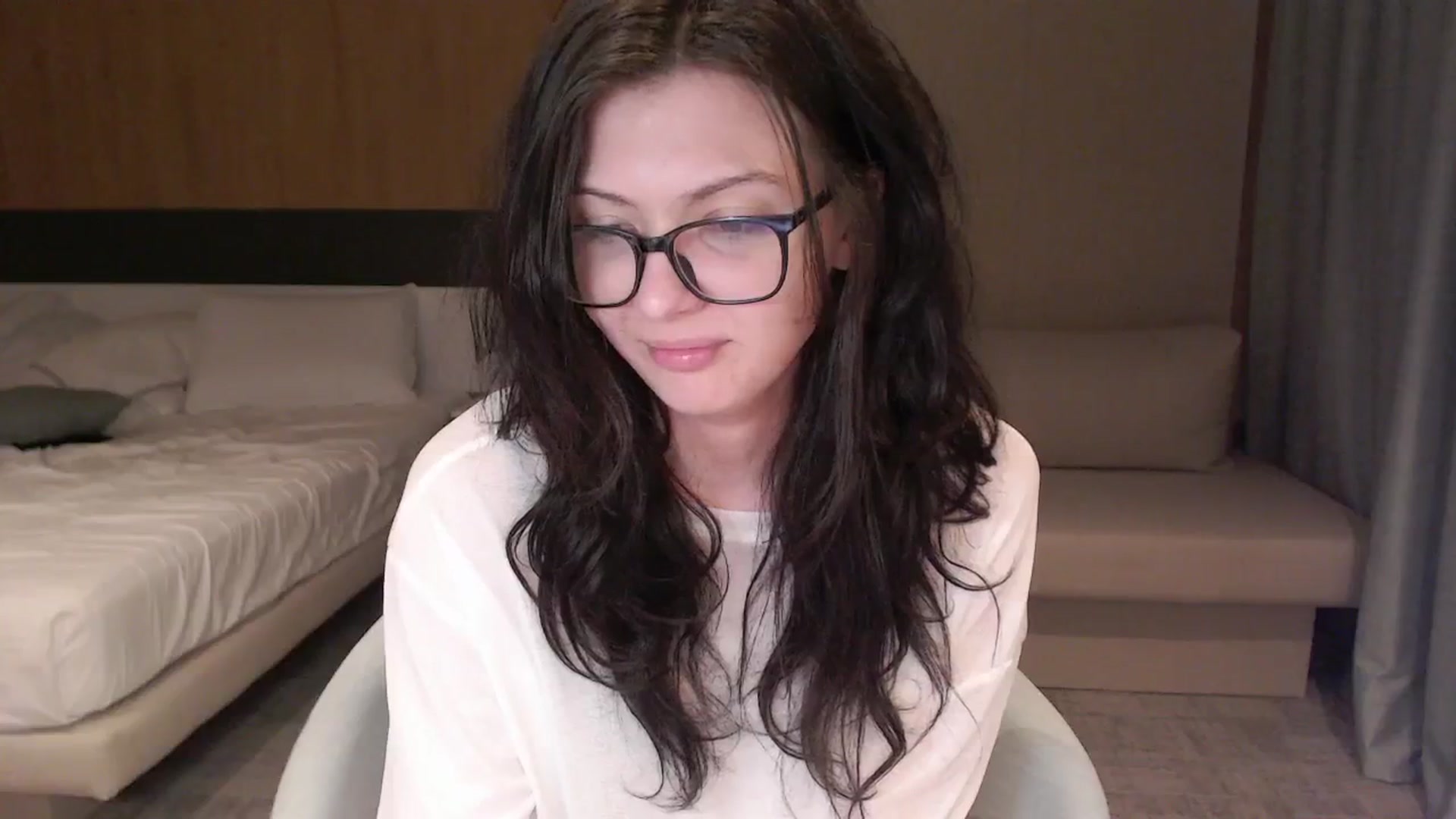 Gallery image thumbnail from RoomToAvoid's myfreecams stream on, 08/31/2024, 17:21 image 4 of 20