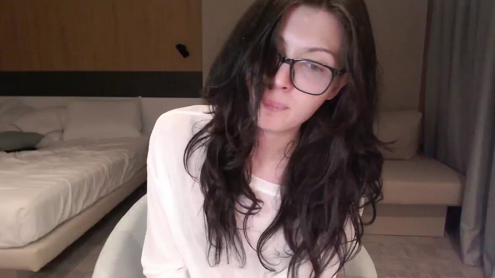 Gallery image thumbnail from RoomToAvoid's myfreecams stream on, 08/31/2024, 17:21 image 2 of 20