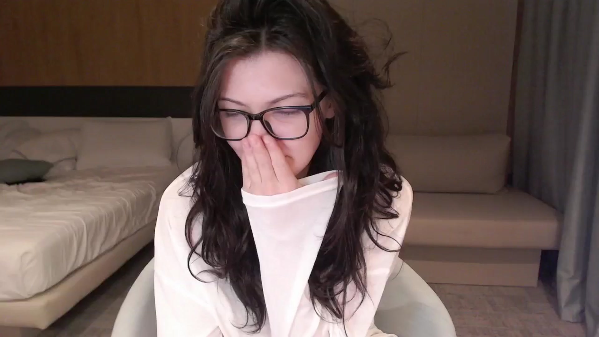 Gallery image thumbnail from RoomToAvoid's myfreecams stream on, 08/31/2024, 17:21 image 3 of 20