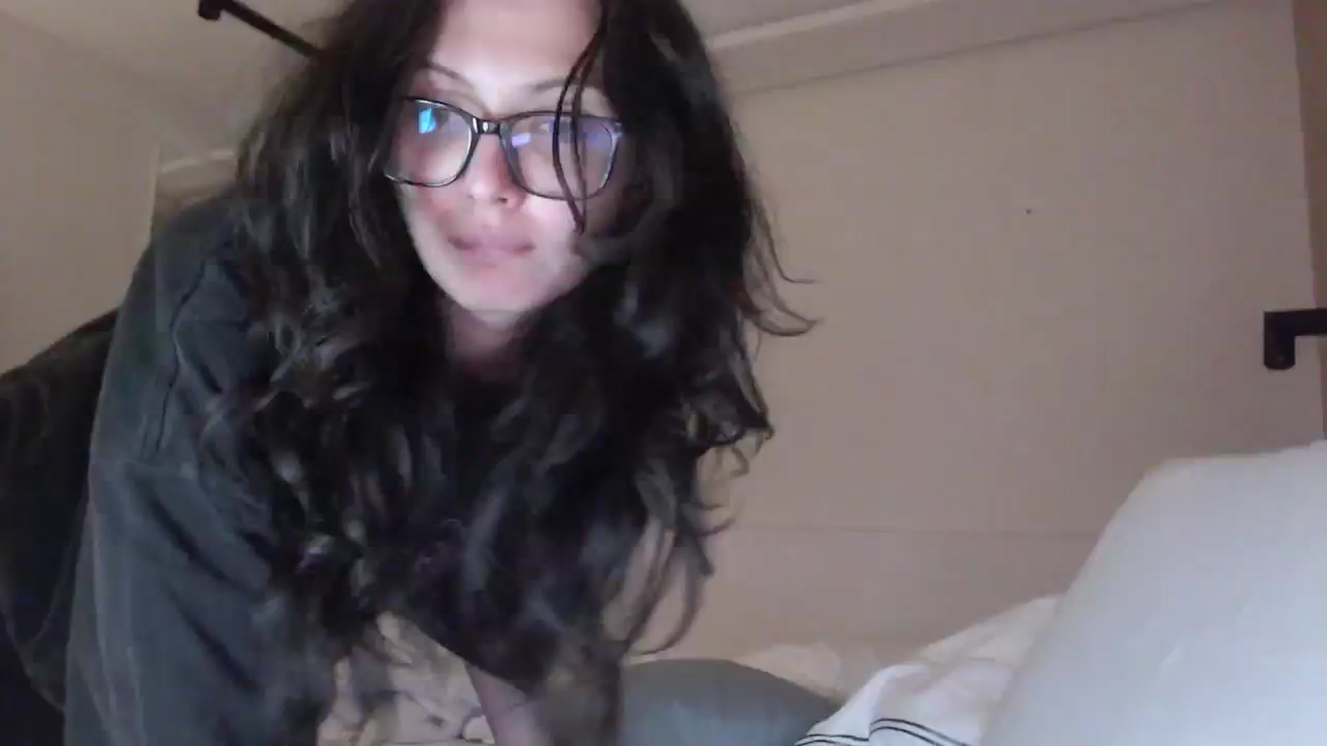 Gallery image thumbnail from RoomToAvoid's myfreecams stream on, 08/31/2024, 18:58 image 2 of 20