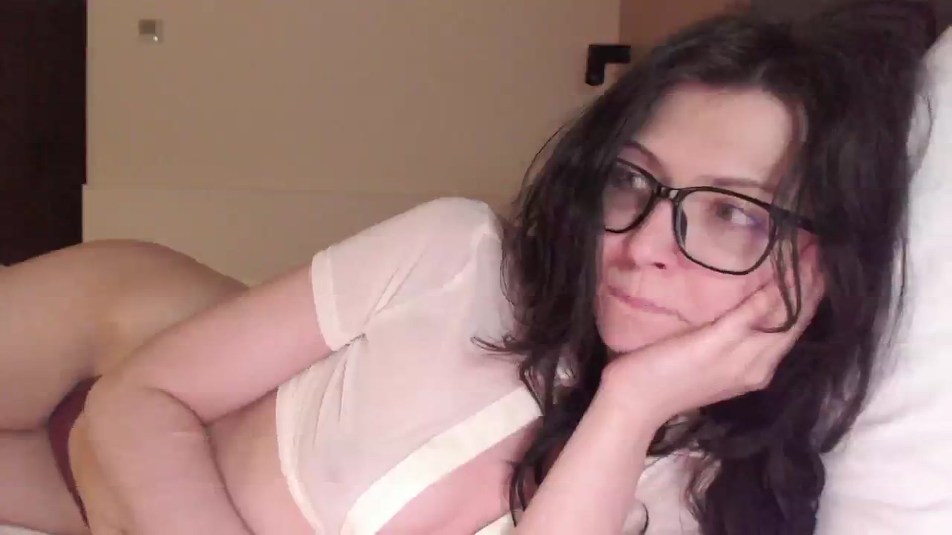 Gallery image thumbnail from RoomToAvoid's myfreecams stream on, 08/31/2024, 18:58 image 19 of 20