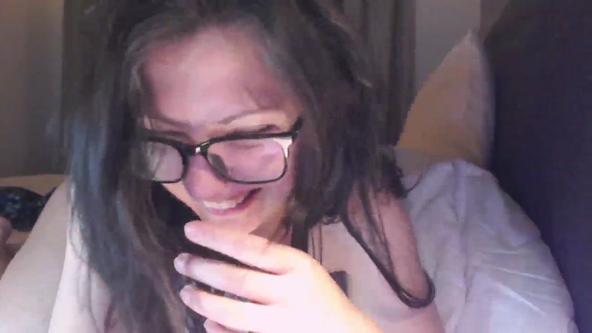 Gallery image thumbnail from RoomToAvoid's myfreecams stream on, 09/11/2024, 23:18 image 4 of 20