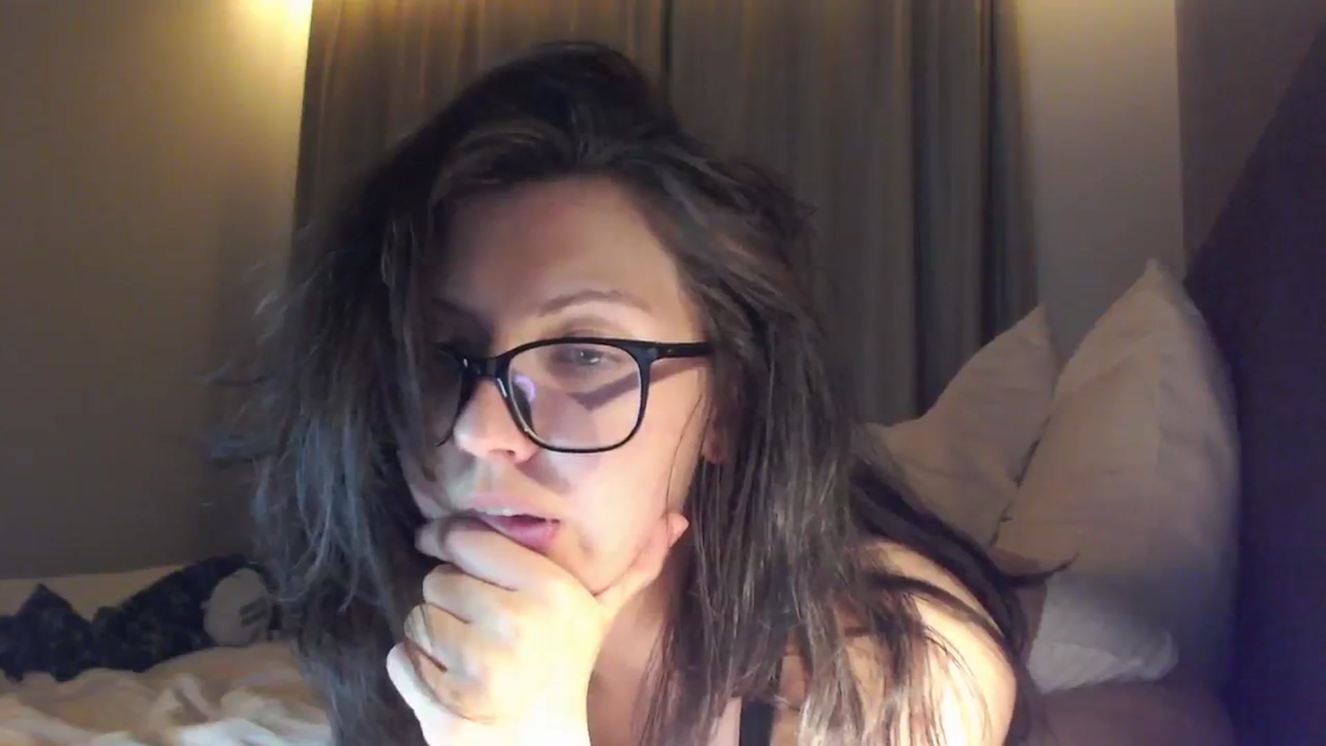 Gallery image thumbnail from RoomToAvoid's myfreecams stream on, 09/11/2024, 23:18 image 6 of 20