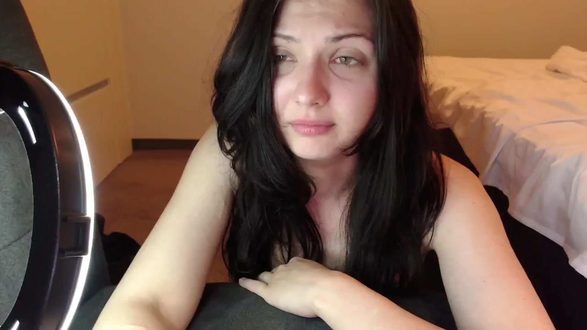 Gallery image thumbnail from RoomToAvoid's myfreecams stream on, 09/14/2024, 23:55 image 4 of 20
