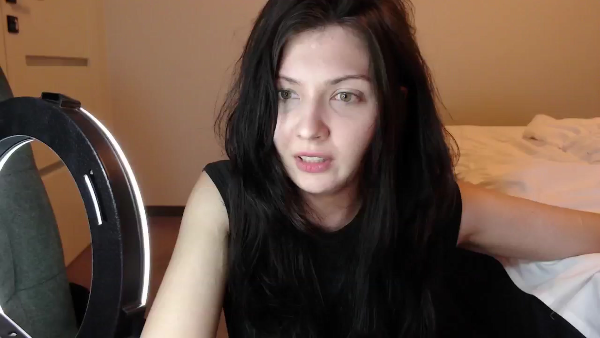Gallery image thumbnail from RoomToAvoid's myfreecams stream on, 09/14/2024, 23:55 image 1 of 20