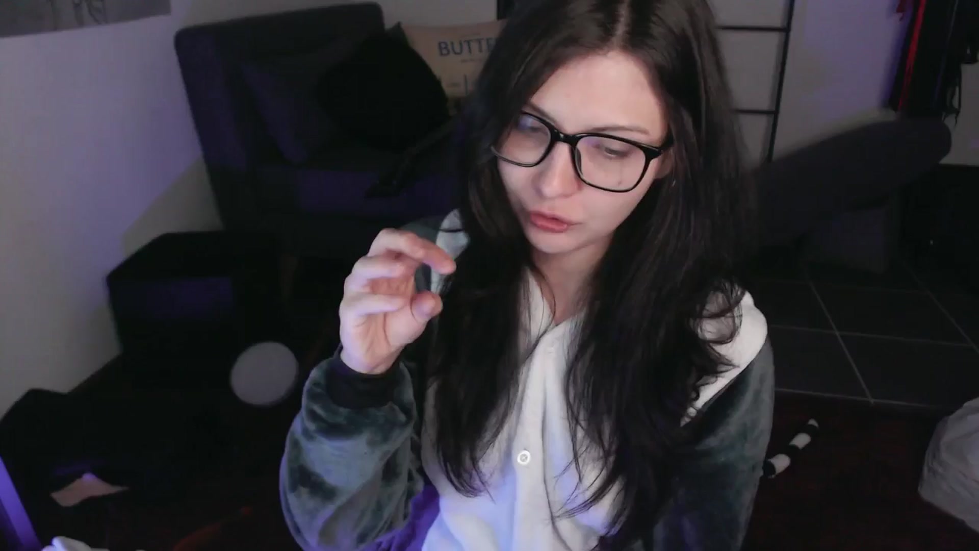 Gallery image thumbnail from RoomToAvoid's myfreecams stream on, 09/20/2024, 04:50 image 19 of 20