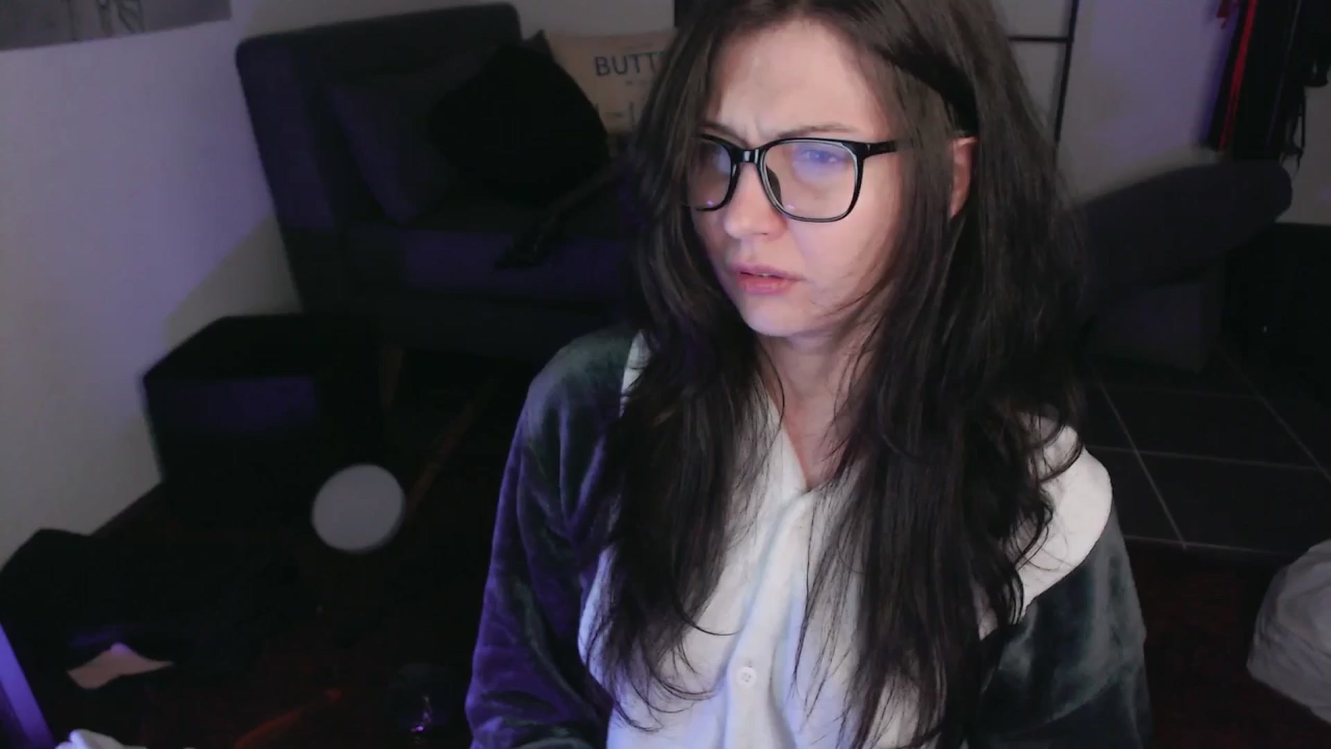Gallery image thumbnail from RoomToAvoid's myfreecams stream on, 09/20/2024, 04:50 image 20 of 20