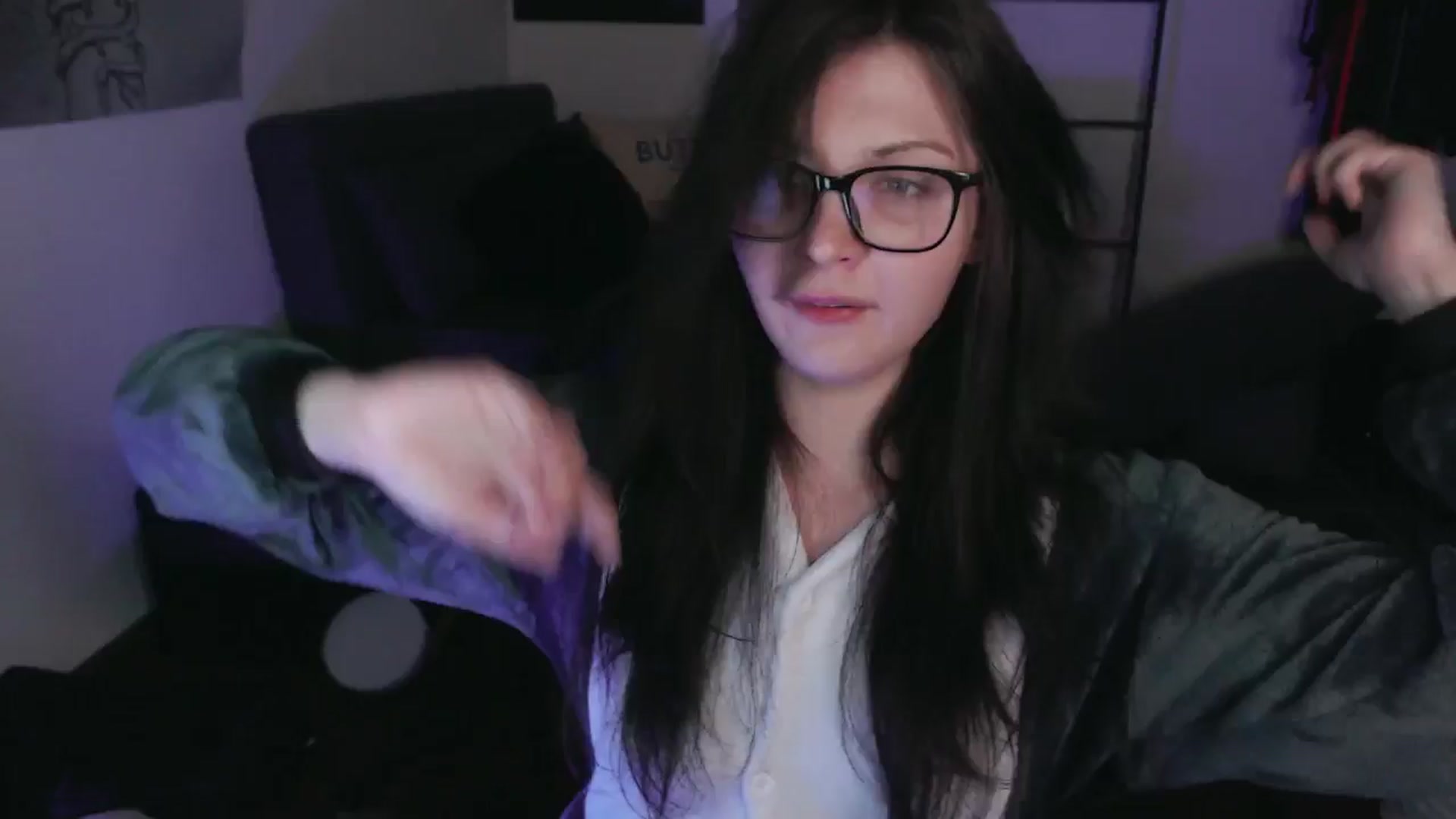 Gallery image thumbnail from RoomToAvoid's myfreecams stream on, 09/20/2024, 04:50 image 3 of 20