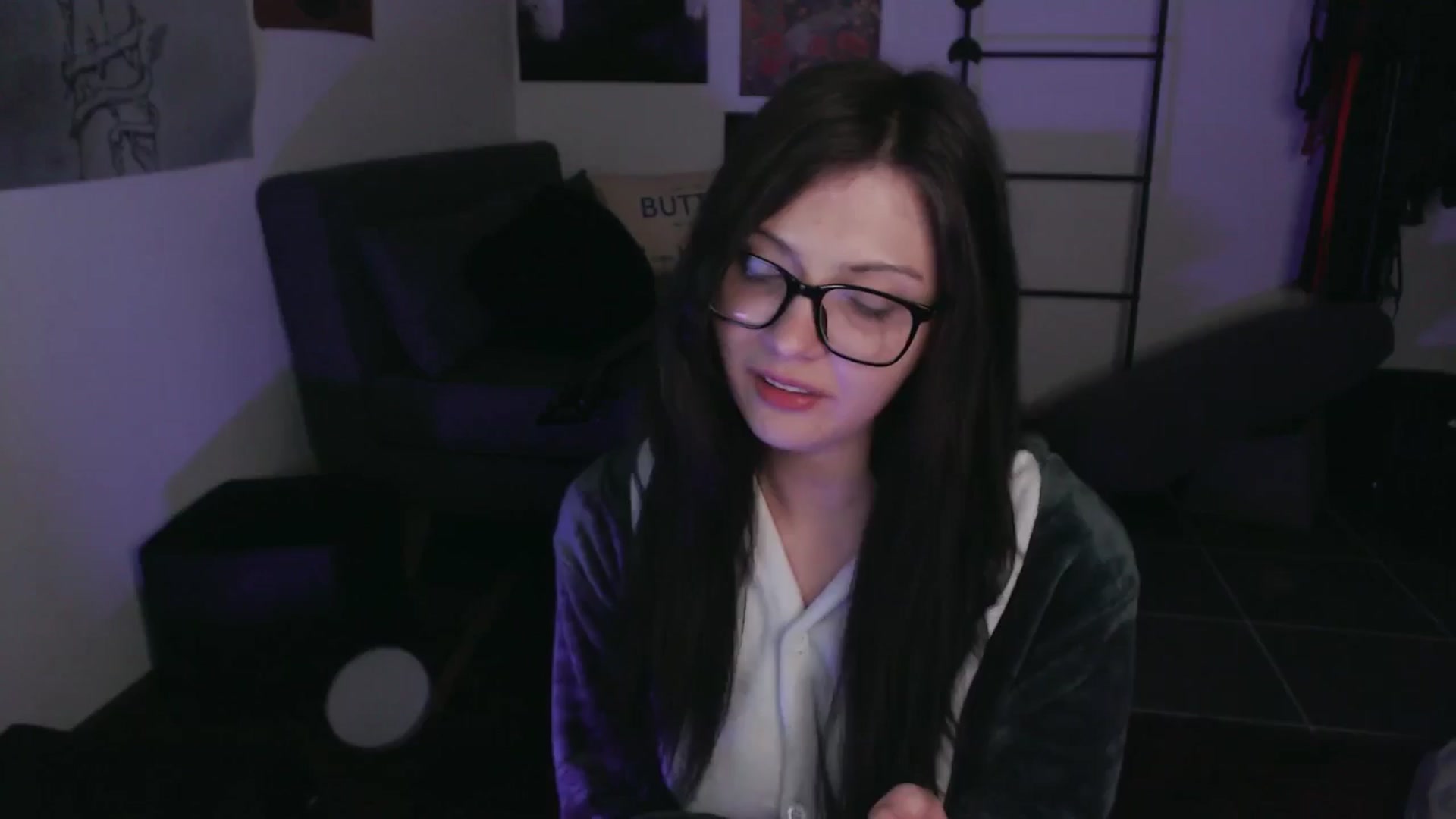 Gallery image thumbnail from RoomToAvoid's myfreecams stream on, 09/20/2024, 04:50 image 2 of 20
