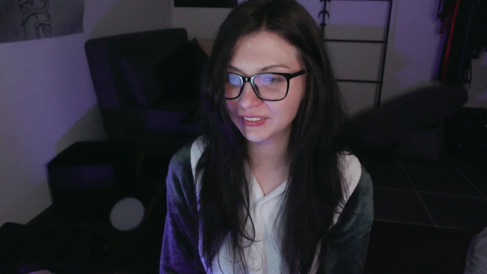 Gallery image thumbnail from RoomToAvoid's myfreecams stream on, 09/20/2024, 04:50 image 7 of 20