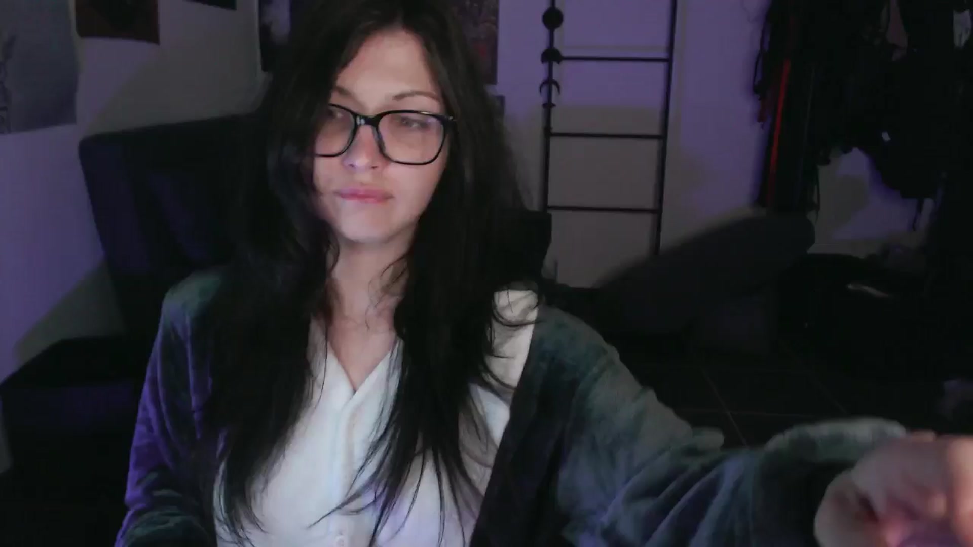 Gallery image thumbnail from RoomToAvoid's myfreecams stream on, 09/20/2024, 04:50 image 12 of 20