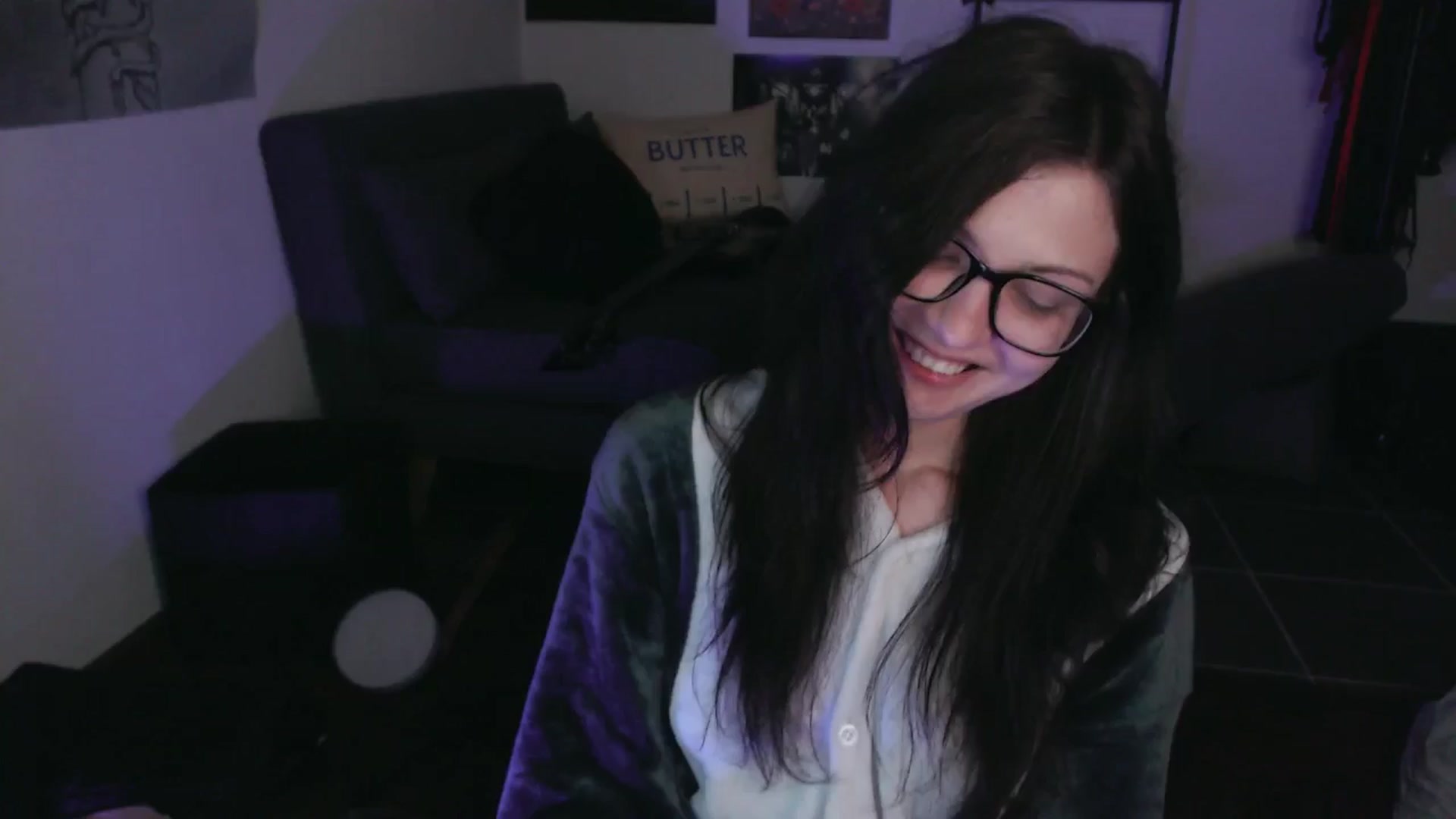 Gallery image thumbnail from RoomToAvoid's myfreecams stream on, 09/20/2024, 04:50 image 10 of 20