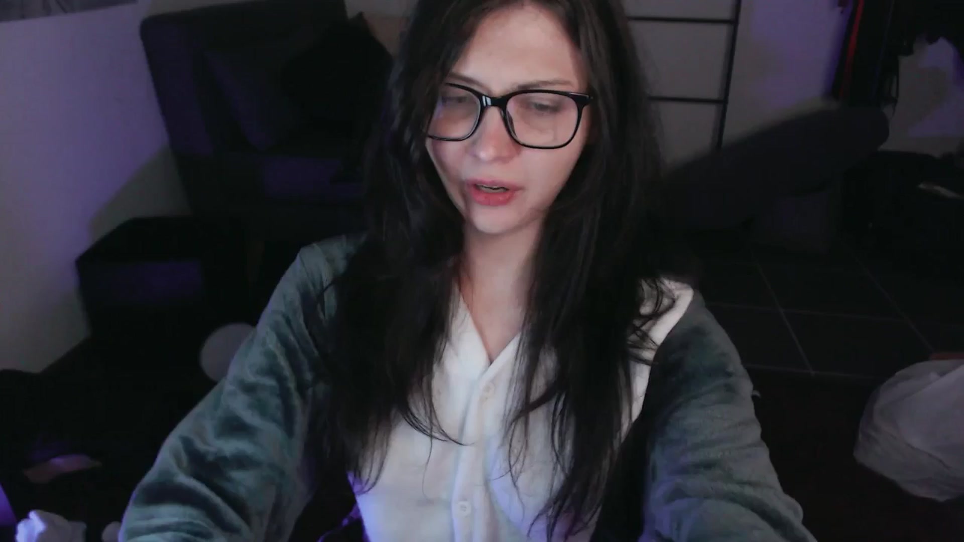 Gallery image thumbnail from RoomToAvoid's myfreecams stream on, 09/20/2024, 04:50 image 15 of 20