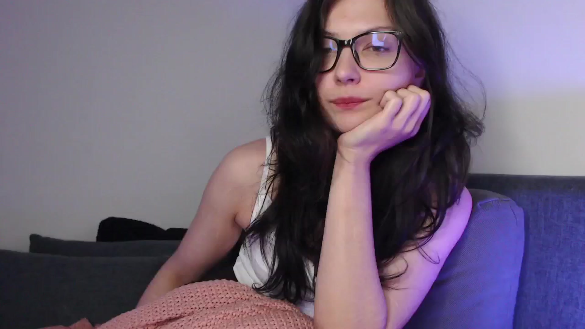 Gallery image thumbnail from RoomToAvoid's myfreecams stream on, 09/30/2024, 07:20 image 4 of 20