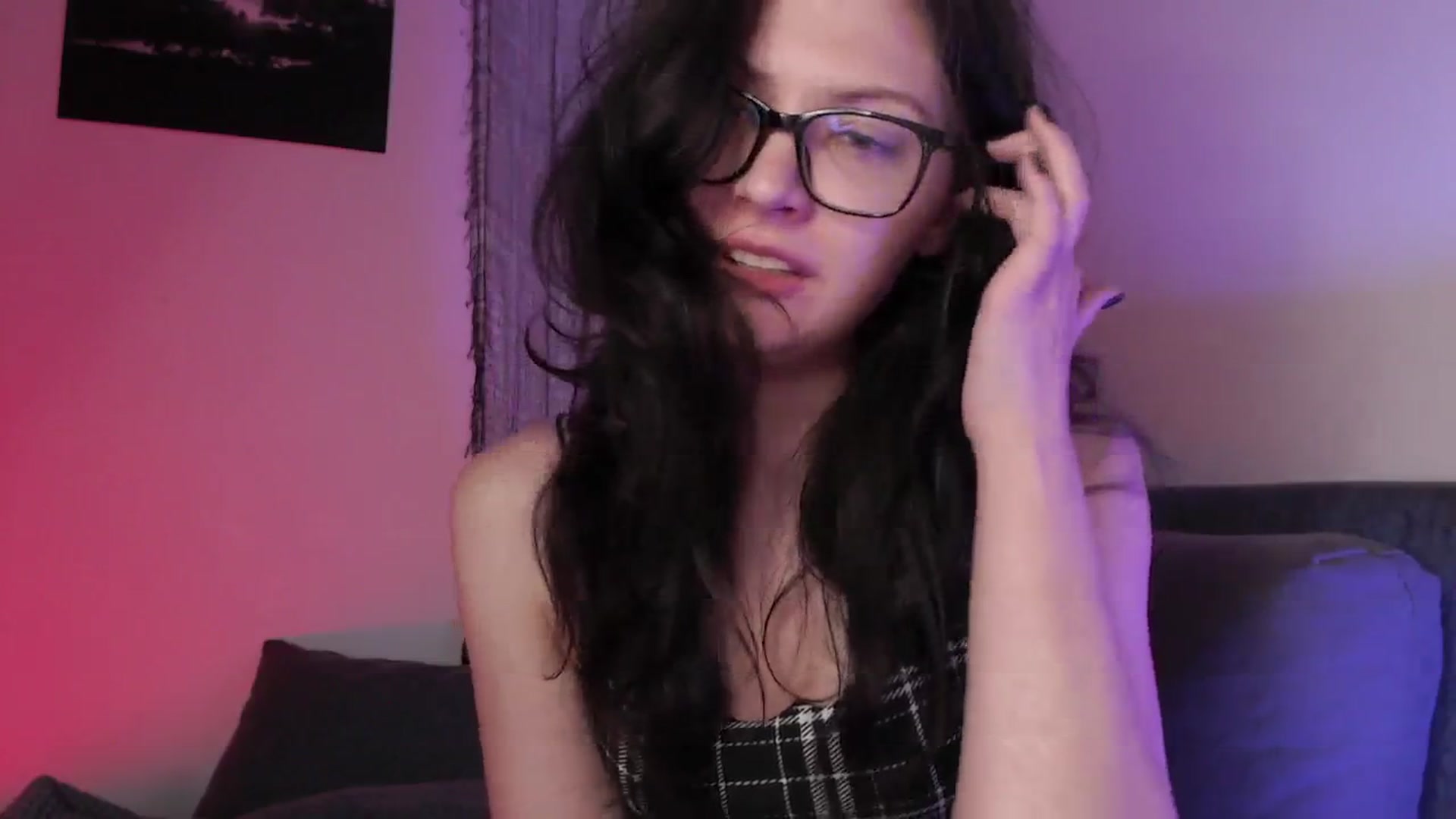 Gallery image thumbnail from RoomToAvoid's myfreecams stream on, 10/01/2024, 06:49 image 4 of 20