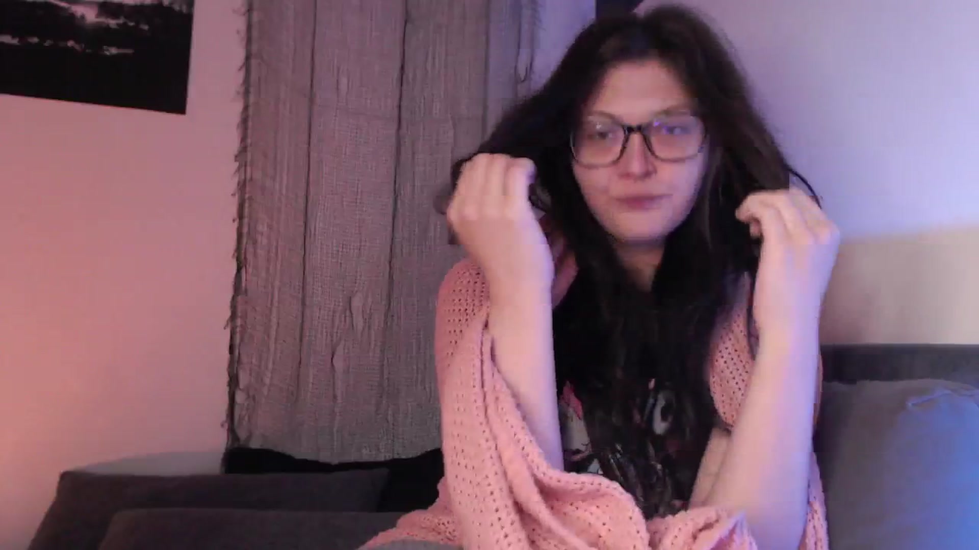 Gallery image thumbnail from RoomToAvoid's myfreecams stream on, 10/02/2024, 05:27 image 4 of 20