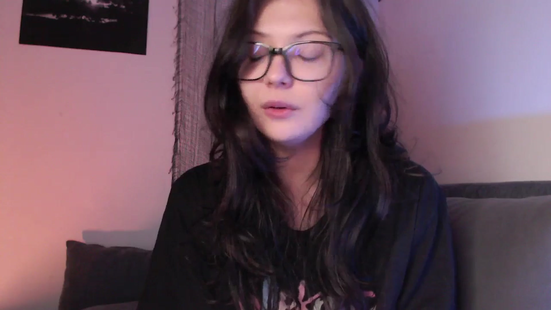 Gallery image thumbnail from RoomToAvoid's myfreecams stream on, 10/02/2024, 05:27 image 2 of 20